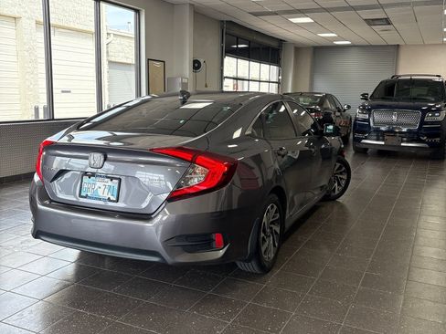 Used 2018 Honda Civic EX image 3