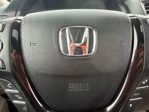 Used 2016 Honda Pilot Touring image 21