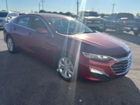 Used 2025 Chevrolet Malibu LT FWD image 3