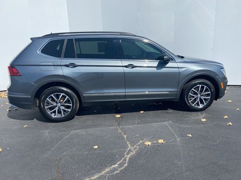 Used 2020 Volkswagen Tiguan SE image 9