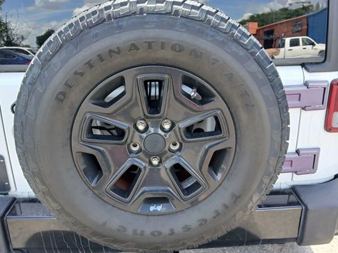 Used 2015 Jeep Wrangler Unlimited Sport AWD/4WD image 34