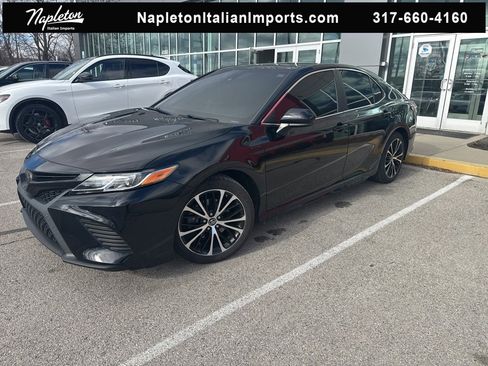 Used 2019 Toyota Camry XLE image 1
