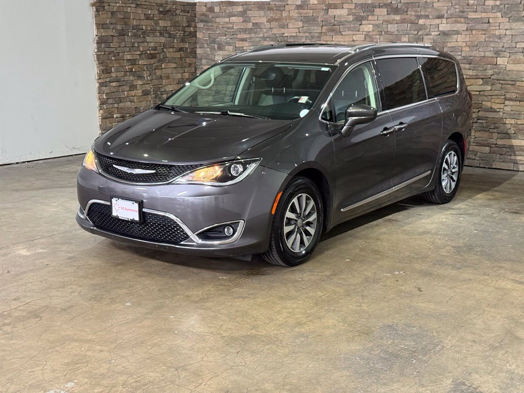 Used 2020 Chrysler Pacifica Touring-L Plus FWD image 5