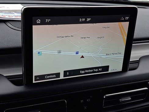 Used 2023 Lincoln Aviator AWD w/ Premium Package image 19