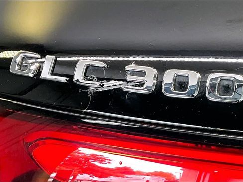 Used 2024 Mercedes-Benz GLC 300 4MATIC image 33