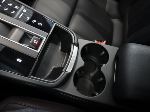 Certified 2026 Porsche Macan AWD/4WD image 18