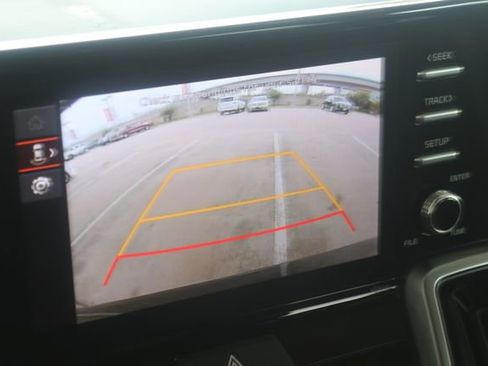 Used 2023 Kia Sorento LX image 18