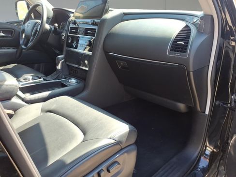 Used 2024 Nissan Armada SV AWD/4WD image 7