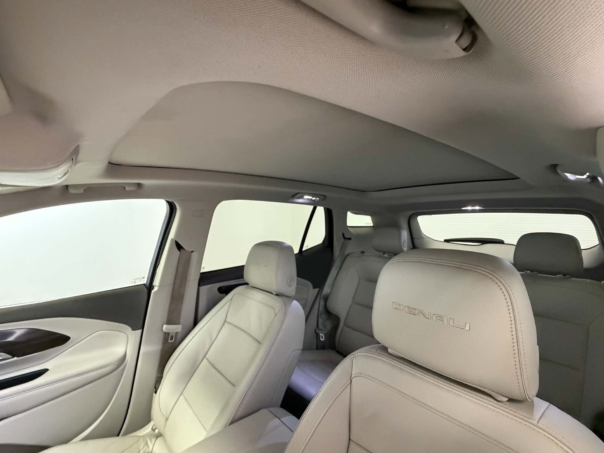Used 2018 GMC Terrain Denali w/ Advanced Safety Package FWD image 21