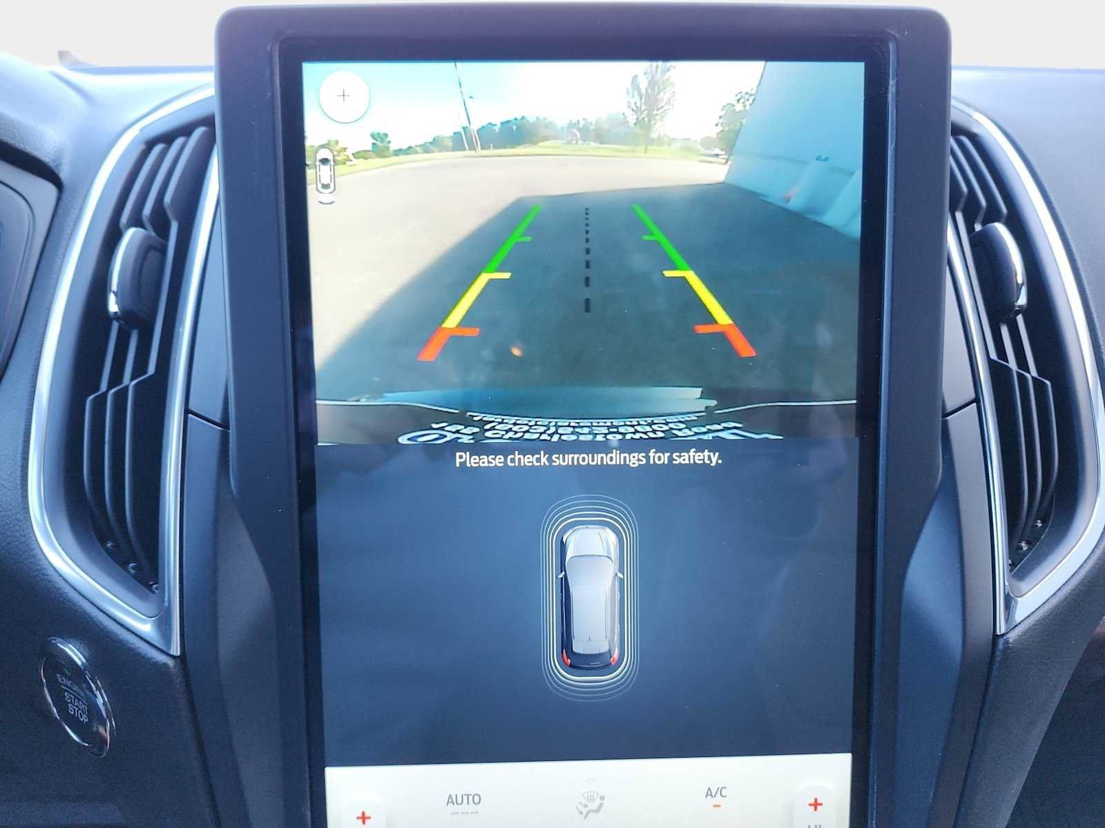 Used 2023 Ford Edge Titanium w/ Equipment Group 301A AWD/4WD image 14