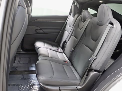 Used 2025 Tesla Model X image 33