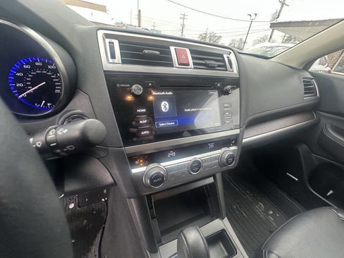 Used 2017 Subaru Outback 3.6R Limited image 14