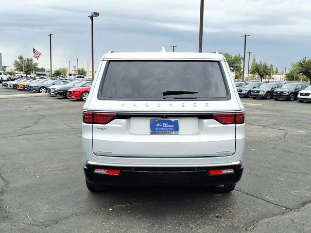 Used 2022 Jeep Wagoneer Series II AWD/4WD image 4