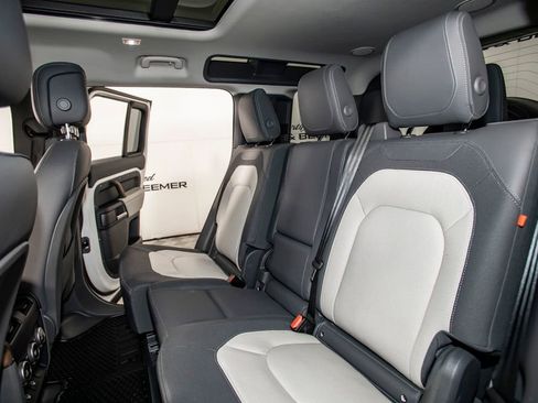 Used 2024 Land Rover Defender 110 X-Dynamic SE AWD/4WD image 49