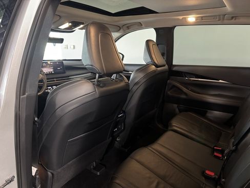 Used 2023 INFINITI QX60 Pure image 16