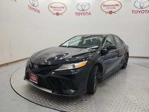 Used 2020 Toyota Camry XSE image 2