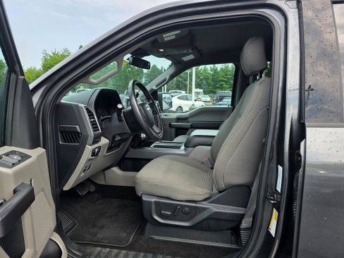 Used 2019 Ford F150 XLT w/ Equipment Group 302A Luxury AWD/4WD image 21