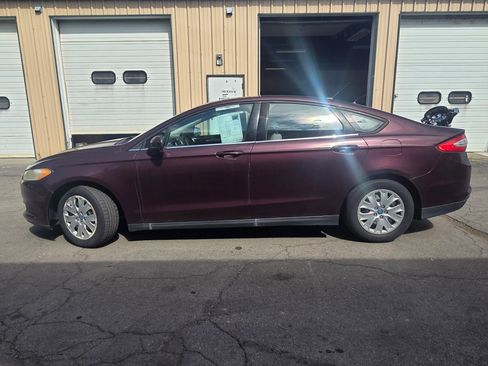 Used 2013 Ford Fusion S FWD image 2