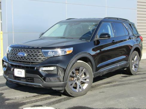 Used 2023 Ford Explorer XLT w/ Equipment Group 202A image 26