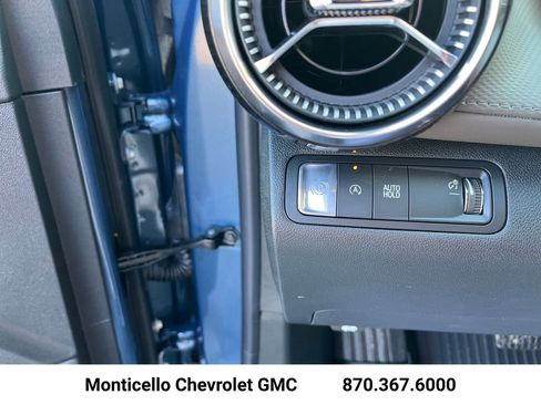 New 2026 Chevrolet Equinox LT w/ Convenience Package II image 15