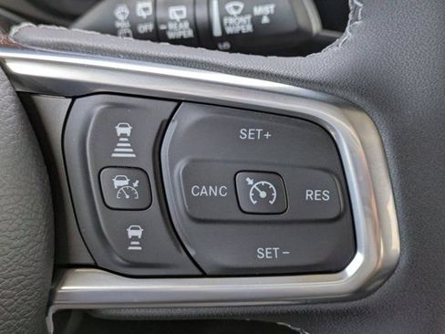 New 2025 Jeep Wrangler Unlimited Sahara AWD/4WD image 23