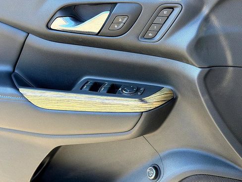 Used 2018 GMC Acadia Denali w/ LPO, Cargo Package image 20