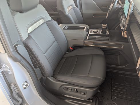 Used 2025 GMC Hummer EV 2X AWD/4WD image 20