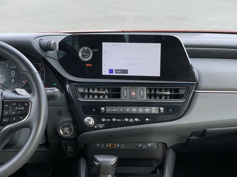 Certified 2025 Lexus ES 350 w/ Premium Package image 31