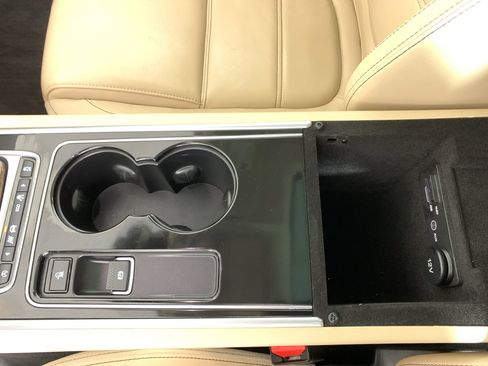 Used 2017 Jaguar XE Prestige image 29