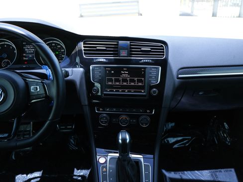 Used 2016 Volkswagen Golf R 4-Door image 26