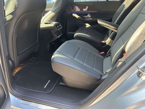 Used 2025 Mercedes-Benz GLS 450 4MATIC image 41