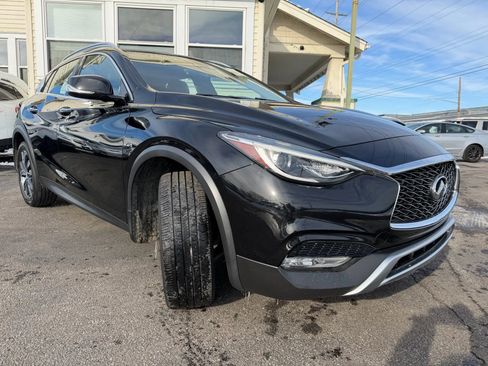 Used 2018 INFINITI QX30 Premium w/ Cargo Package image 13