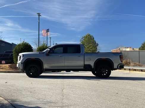 Used 2025 GMC Sierra 2500 AT4 w/ AT4 Premium Plus Package image 7