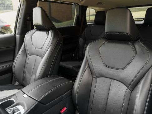Used 2024 INFINITI QX60 Sensory w/ Cargo Package AWD/4WD image 22