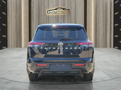 Used 2025 Nissan Pathfinder S FWD image 8