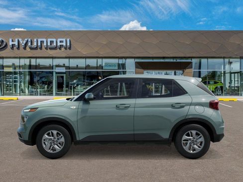 New 2026 Hyundai Venue SE image 3