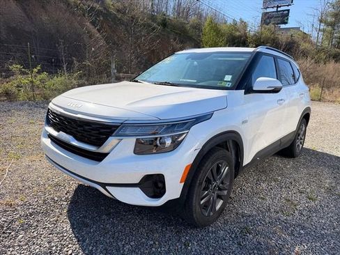 Used 2023 Kia Seltos S image 2