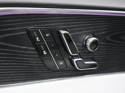 Used 2024 Cadillac Lyriq Luxury RWD image 13