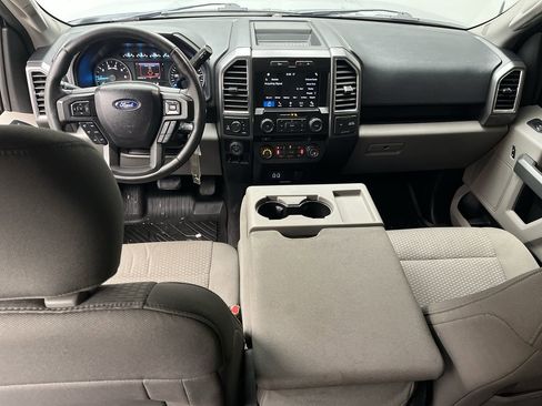 Used 2017 Ford F150 XLT w/ Equipment Group 302A Luxury image 4