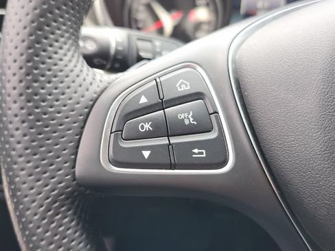 Used 2017 Mercedes-Benz GLC 300 4MATIC image 26