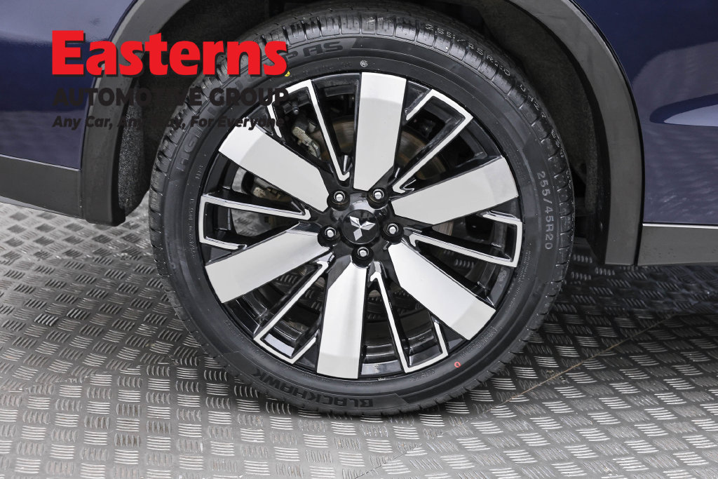 Used 2025 Mitsubishi Outlander SE FWD image 33