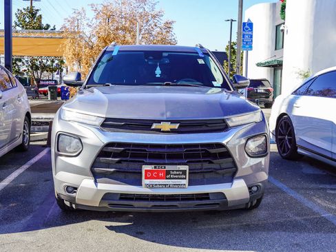 Used 2021 Chevrolet TrailBlazer LT w/ Convenience Package image 2