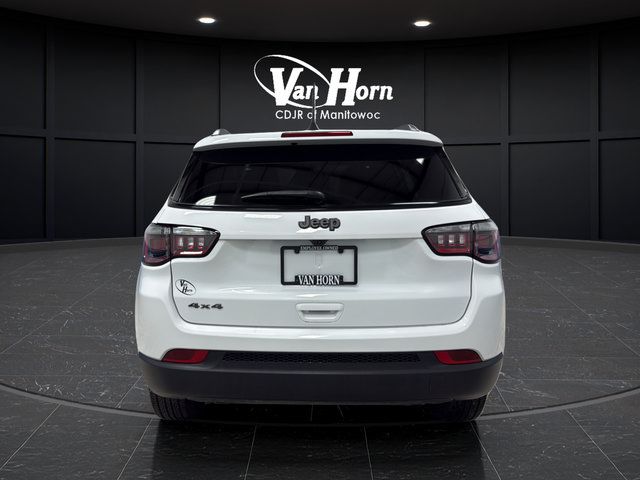 Used 2025 Jeep Compass Latitude w/ Altitude Special Edition AWD/4WD image 5