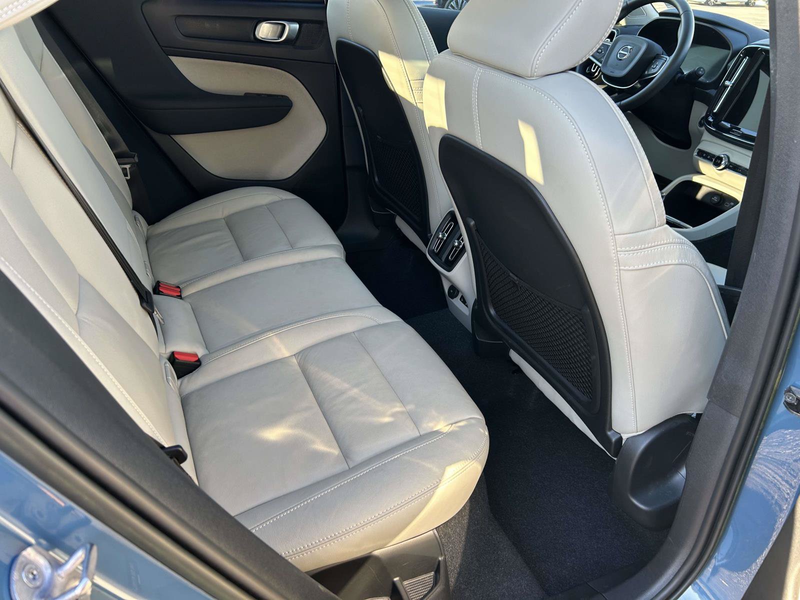 Certified 2024 Volvo XC40 B5 Plus w/ Climate Package AWD/4WD image 12