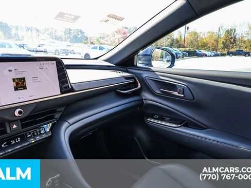 Used 2025 Toyota Crown Signia image 50