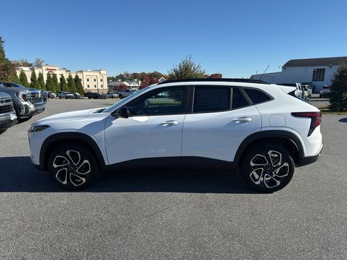 New 2026 Chevrolet Trax RS w/ Sunroof Package image 3