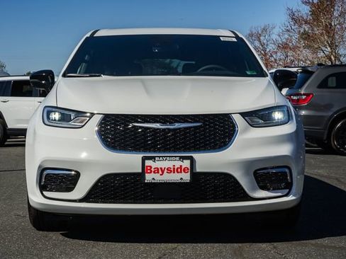 New 2026 Chrysler Pacifica Select FWD image 3