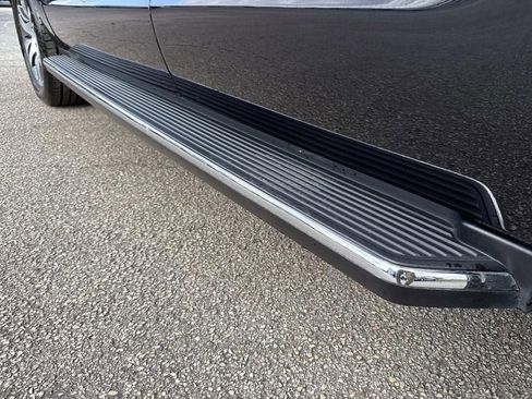 Used 2023 Ford Expedition Limited image 19