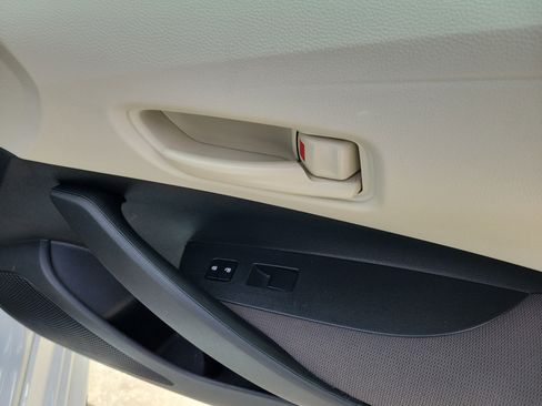 Used 2022 Toyota Corolla LE FWD image 26