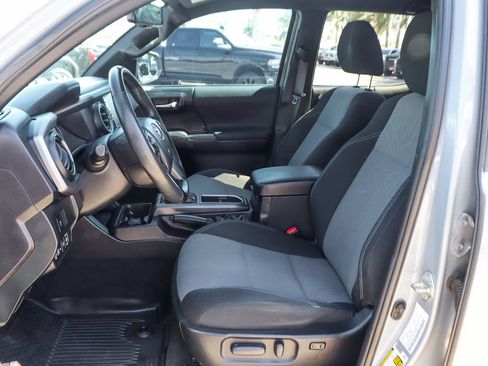 Used 2020 Toyota Tacoma TRD Off-Road AWD/4WD image 16